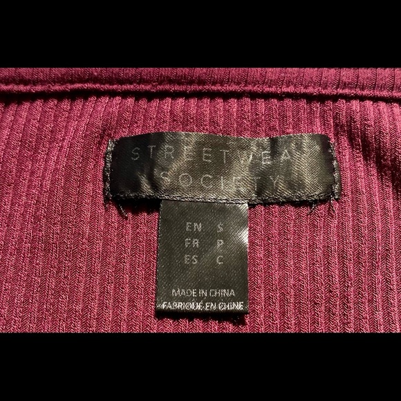 💥3 for $20 - Burgundy Crop Top - Picture 3 of 3